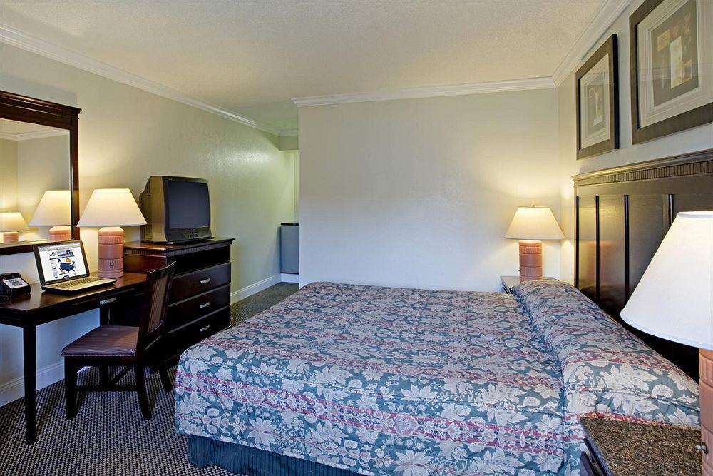 Dream Motel 2*